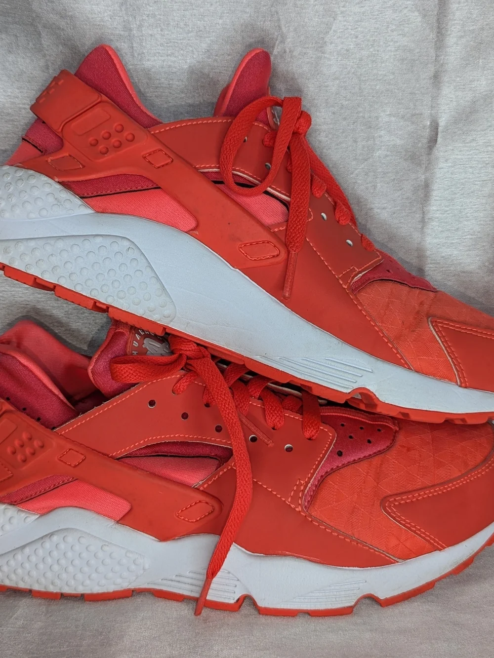 Nike Air Huarache Team Red Size 10 Low Top Lace-Up Sneakers 318429-608